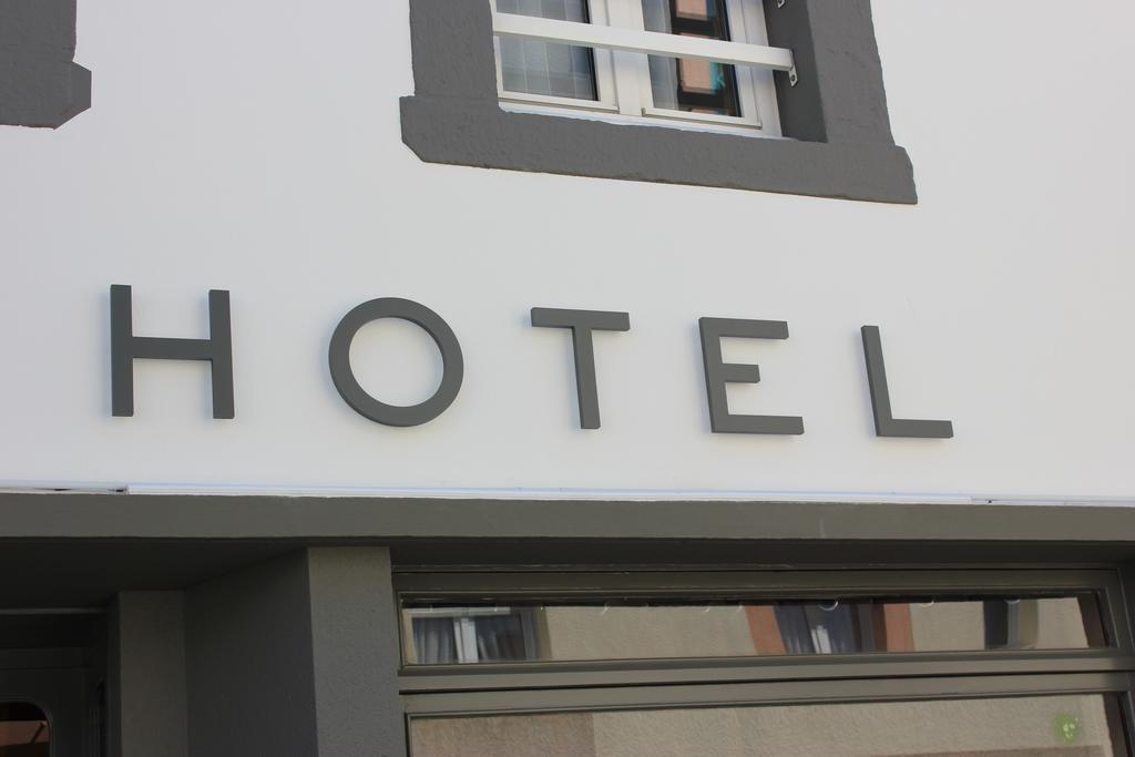 Le Thy Hotel Ploërmel Exterior foto